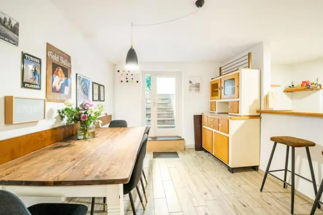 Gemuetliche 3-Zkb Wc Souterrainwohnung In Bestlage هامبورغ