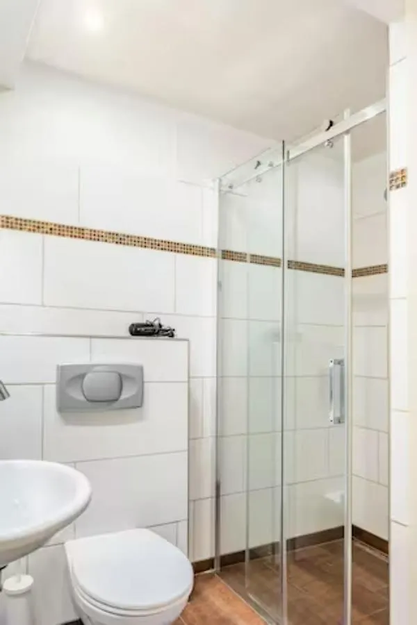 Gemuetliche 3-Zkb Wc Souterrainwohnung In Bestlage هامبورغ