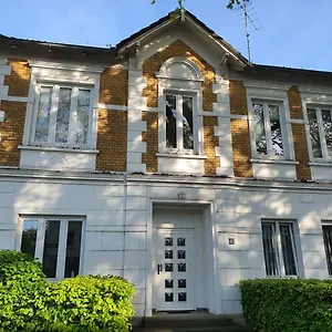 Apartment Wohnen In Der Buergermeistervilla, Hamburg