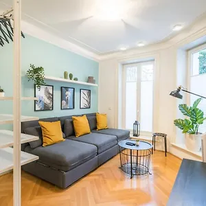 Apartment Modern Near Aussenalster, Hamburg