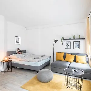 Apartment Two Bedroom And Bathrooms, Hamburg