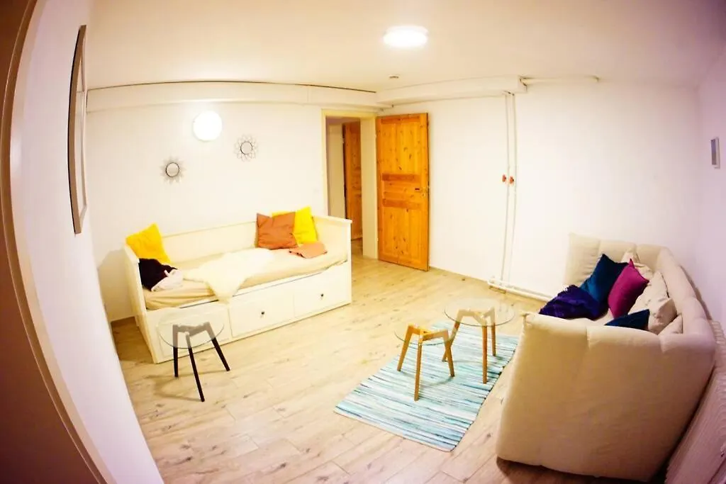 Appartement Gemuetliche 3-Zkb Wc Souterrainwohnung In Bestlage Hamburg-Harburg