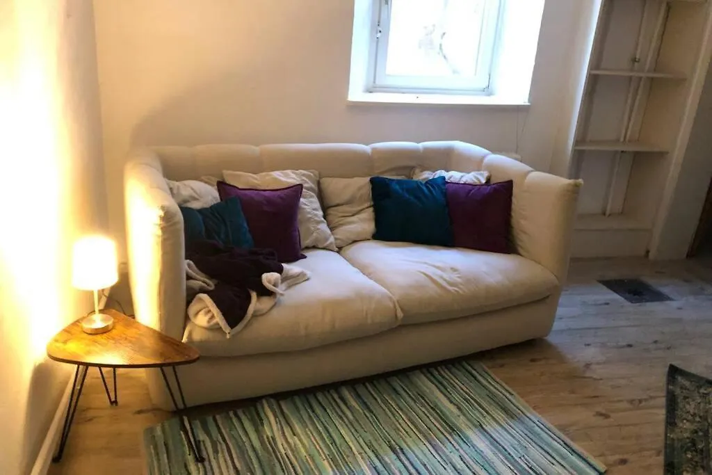 Gemuetliche 3-Zkb Wc Souterrainwohnung In Bestlage Hambourg Appartement