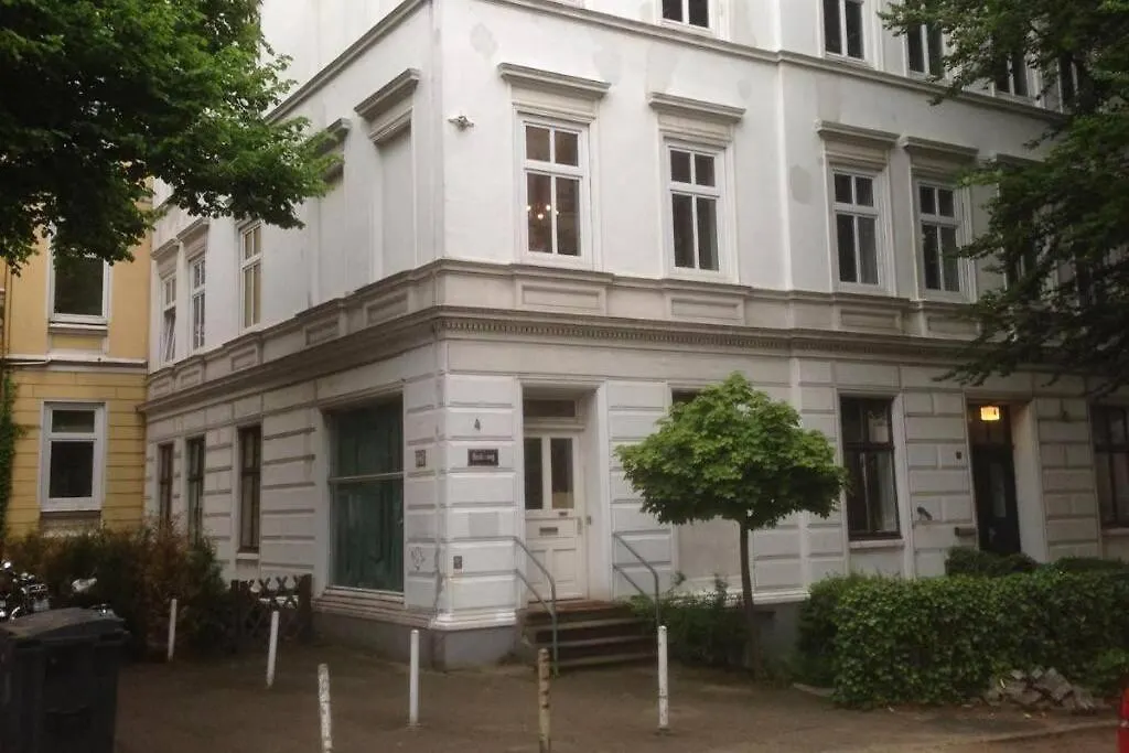 Gemuetliche 3-Zkb Wc Souterrainwohnung In Bestlage Hambourg