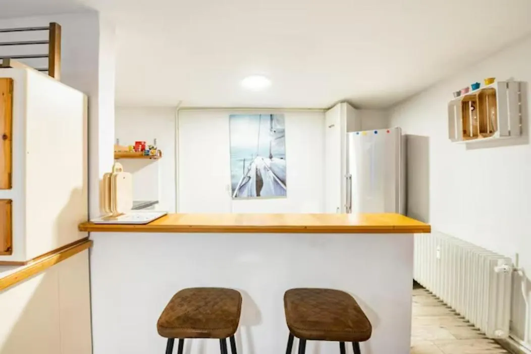 Gemuetliche 3-Zkb Wc Souterrainwohnung In Bestlage Hambourg 0*,