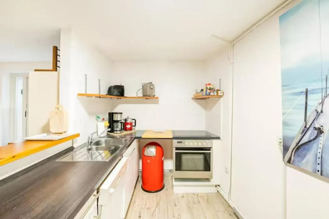 Gemuetliche 3-Zkb Wc Souterrainwohnung In Bestlage Hambourg